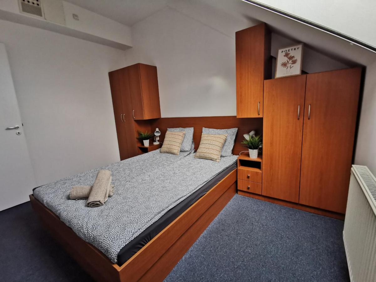 Hostel Hid Ifjusagi Szallo Dunaújváros Exteriér fotografie